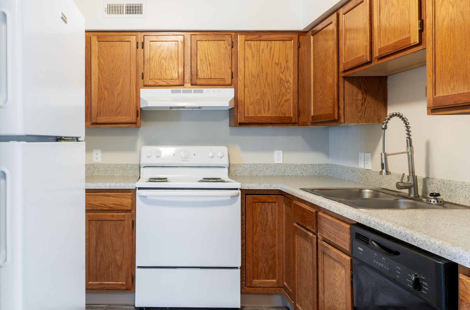Excelsior Springs Apartment: 701 Tiger Drive