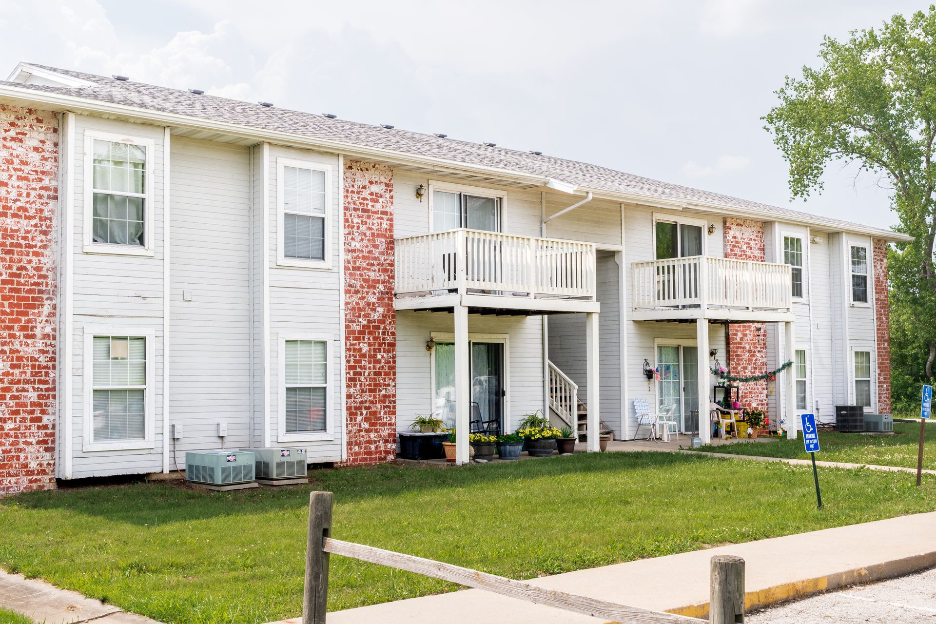 Excelsior Springs Apartment: 701 Tiger Drive