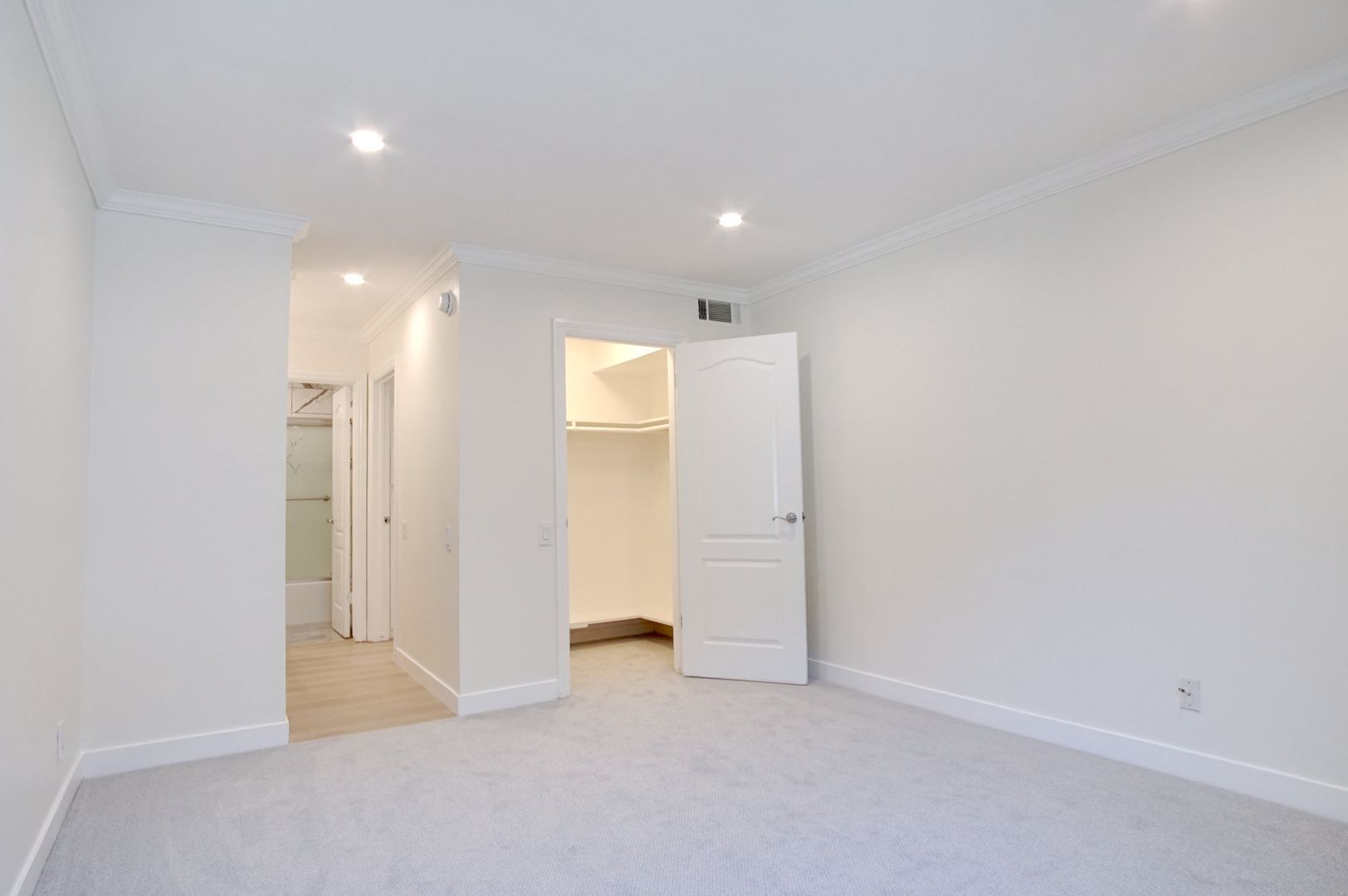 5460 White Oak Ave., Unit G217 12 of 12
