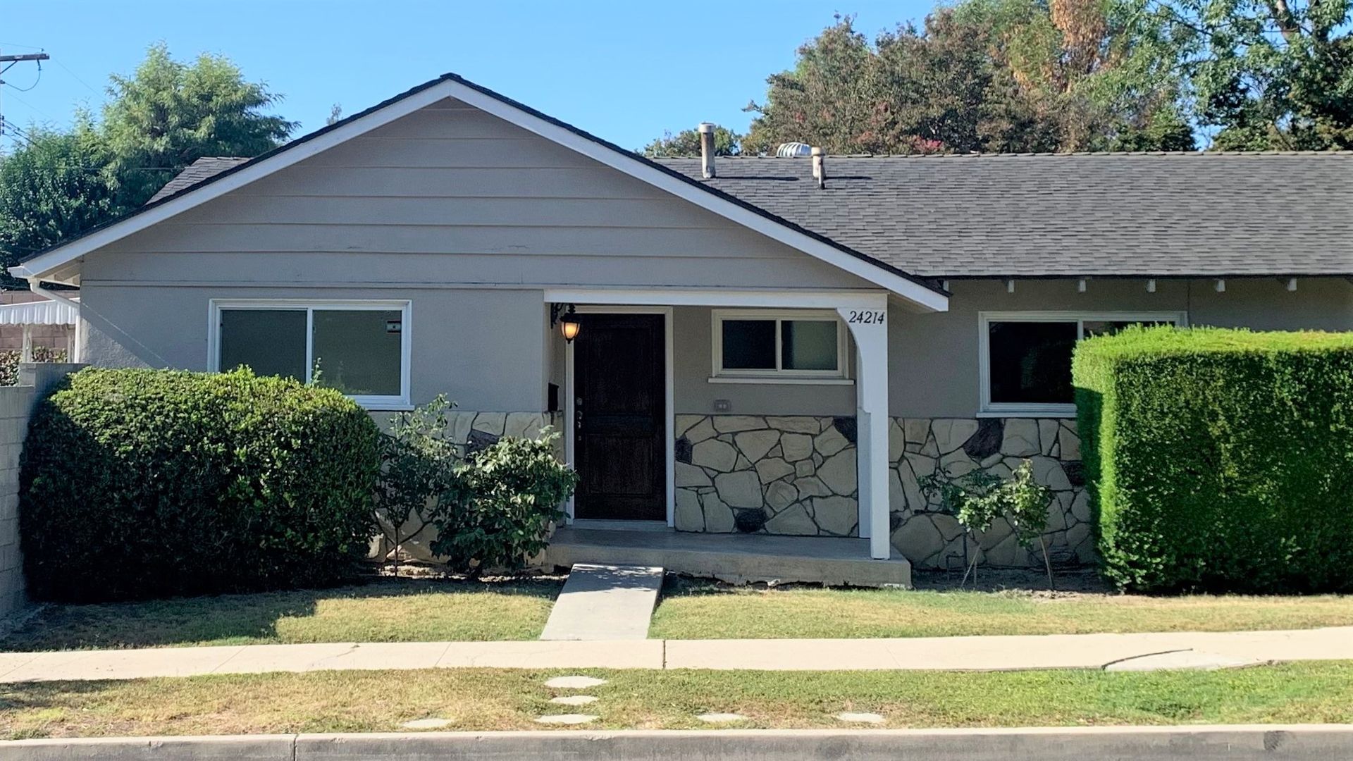 West Hills House: 24214 Hamlin St.