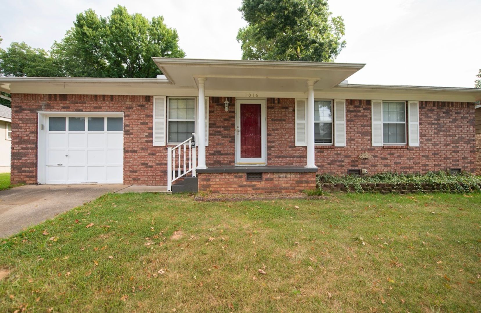 Jacksonville House: 1016 Grayland Dr.