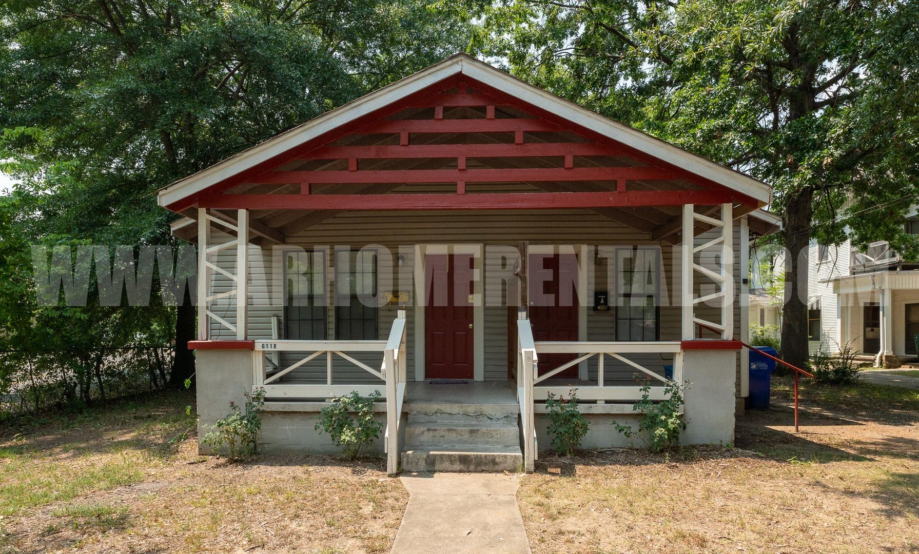 Conway Apartment: 611 Faulkner Street