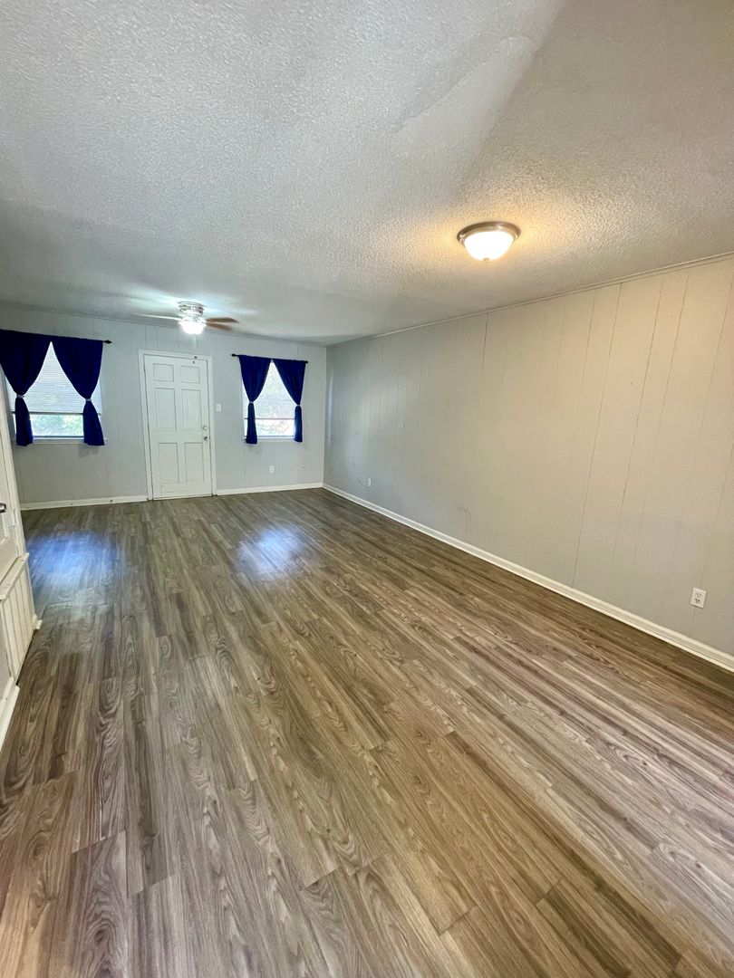 Sherwood Apartment: 1201 Brice Road