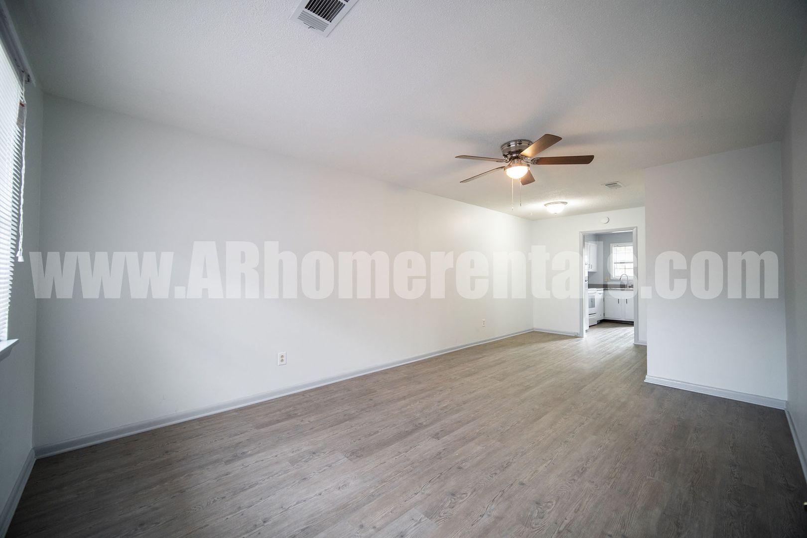 Sherwood Apartment: 8209 Woodview Drive East