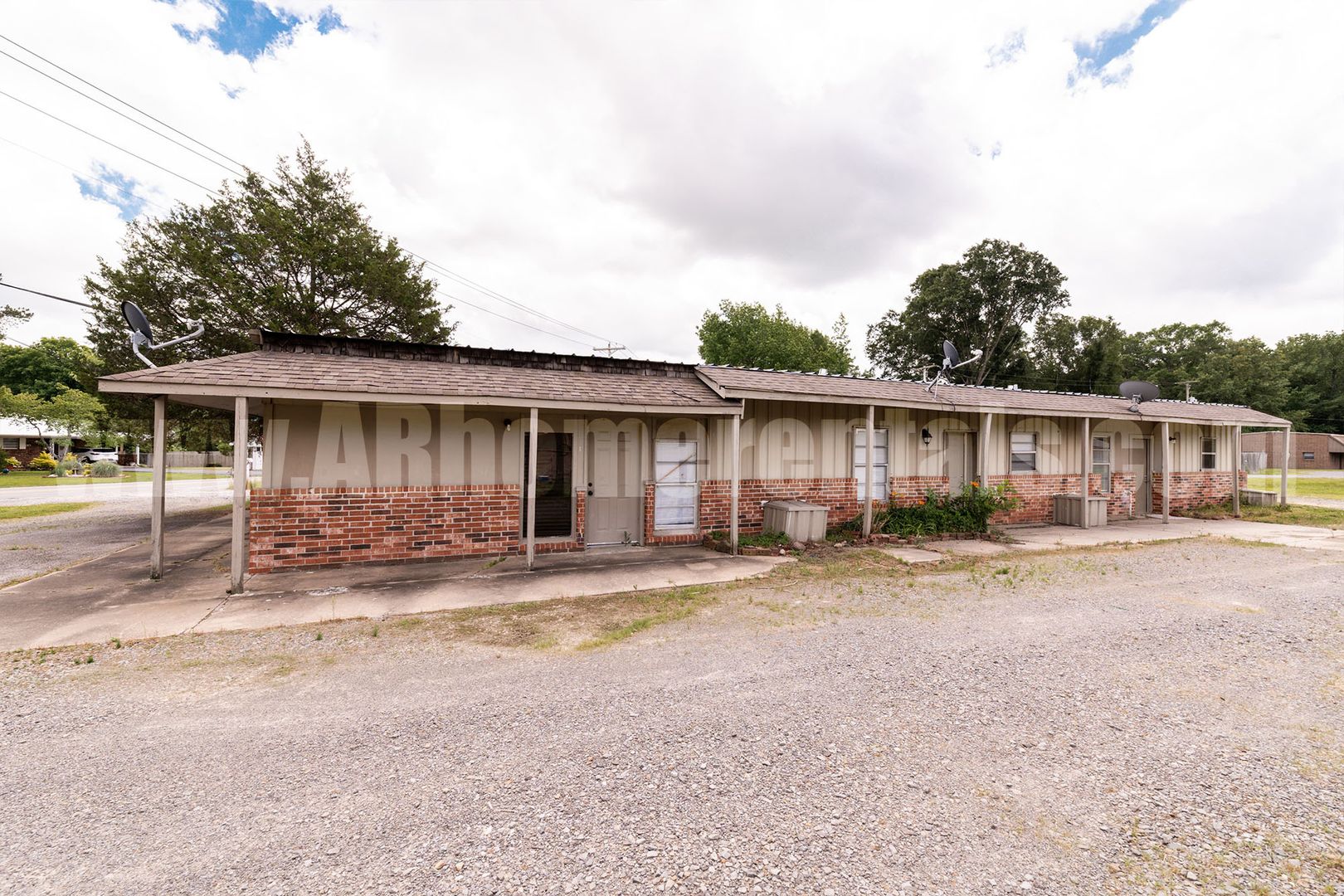 Greenbrier Apartment: 2 Sunshine Street