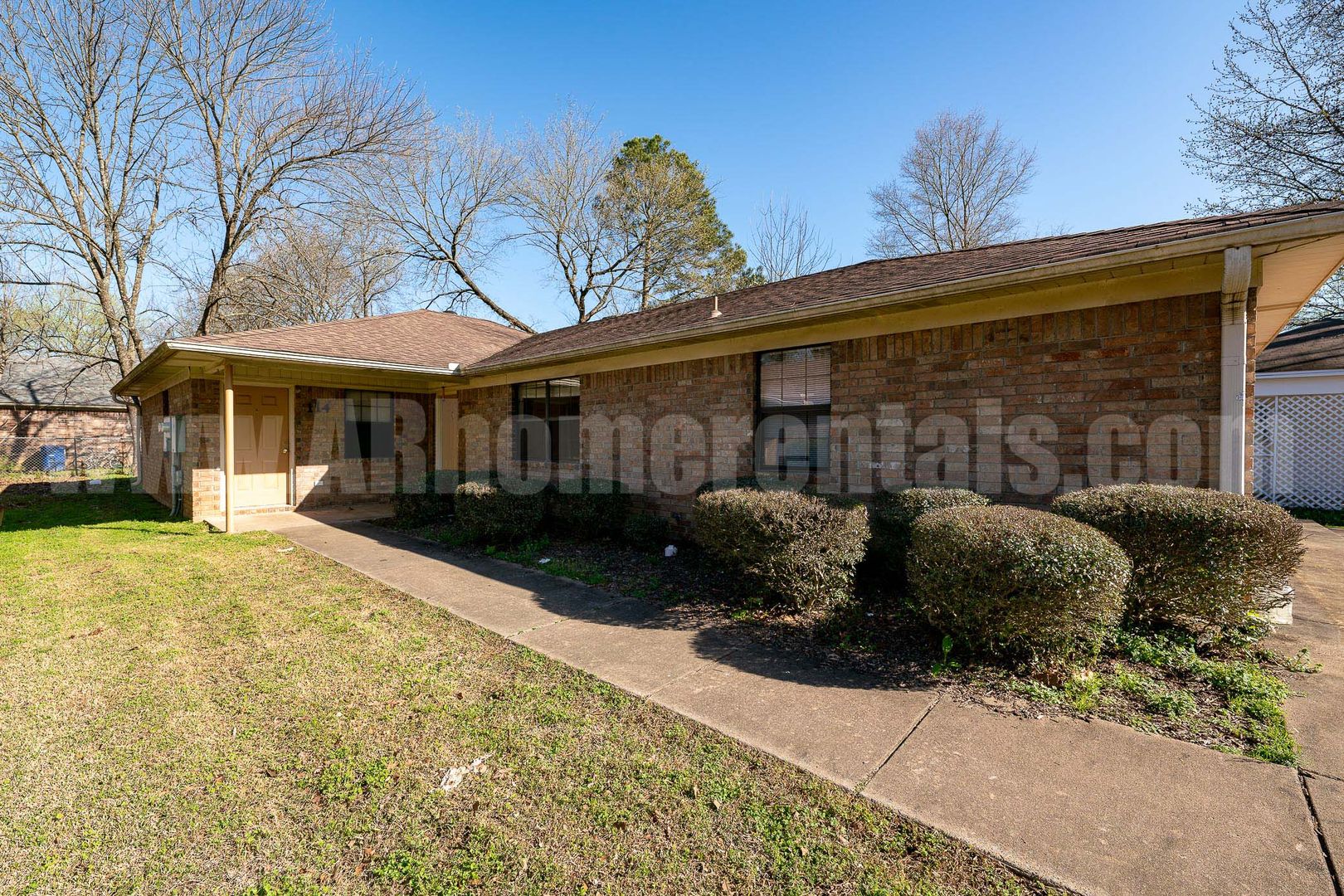 Conway Apartment: 108 South Mitchell Street