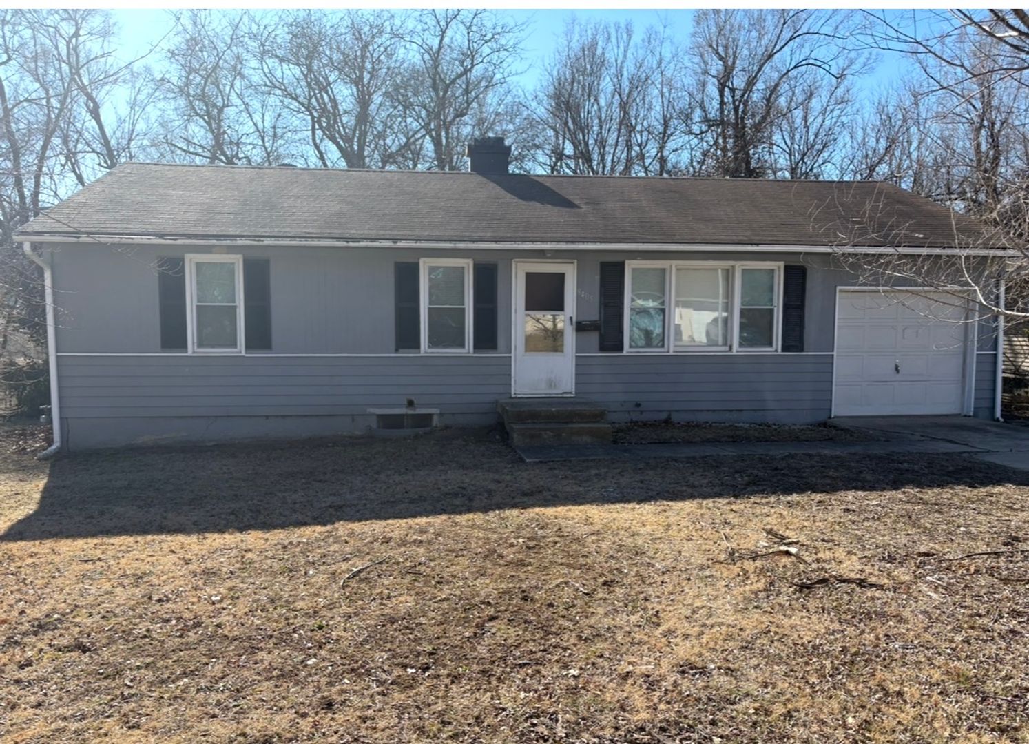 Kansas City House: 8405 E 111th Street