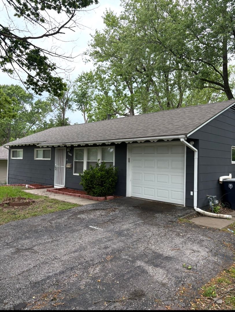 Kansas City House: 7800 E 112th Street