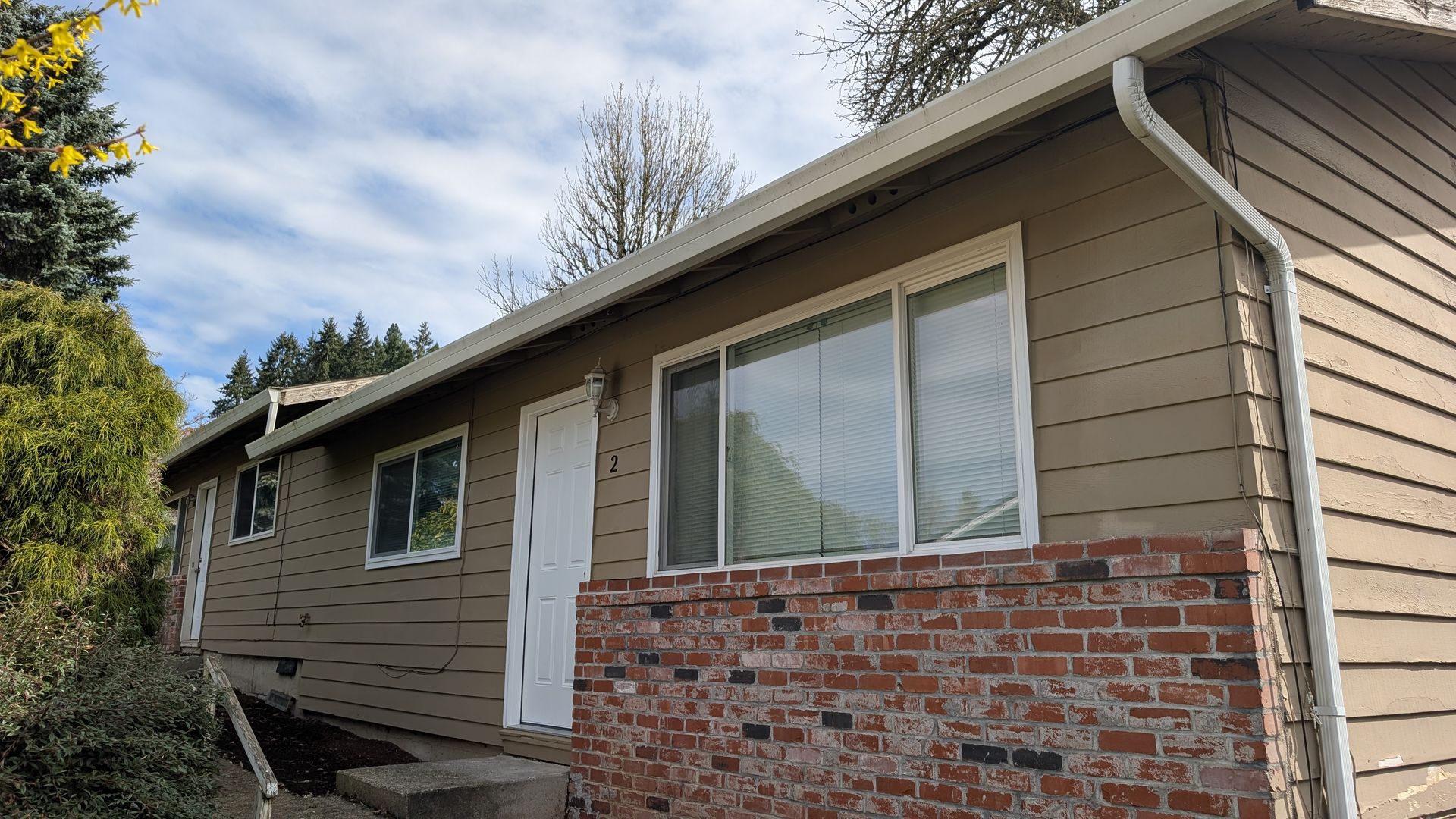 Sherwood House: 23051 SW Main St. #2