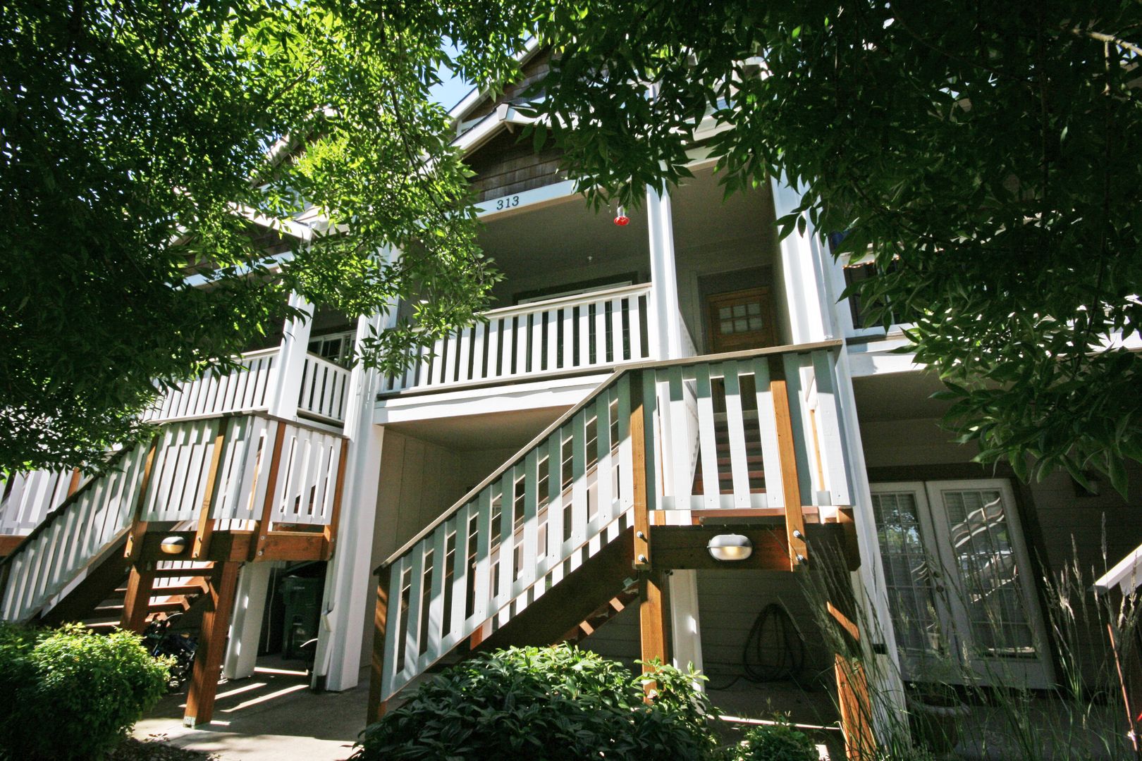 Hillsboro Townhome: 313 W. Main St