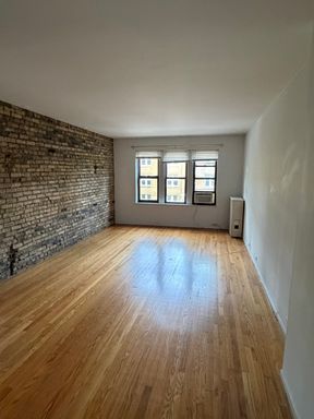 Huge one bedroom – photo 1