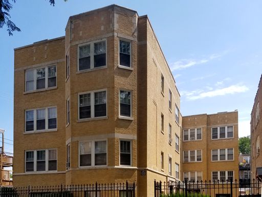 Spacious one bedroom in Lincoln Square – photo 1