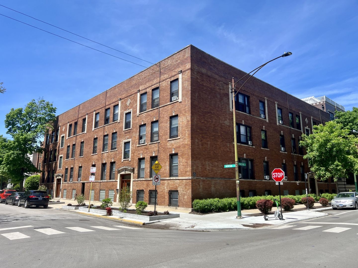 Chicago Apartment: 2440-42 N. Racine