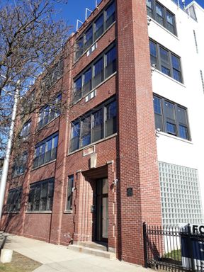 5547 N Ravenswood Suite 102 – photo 1