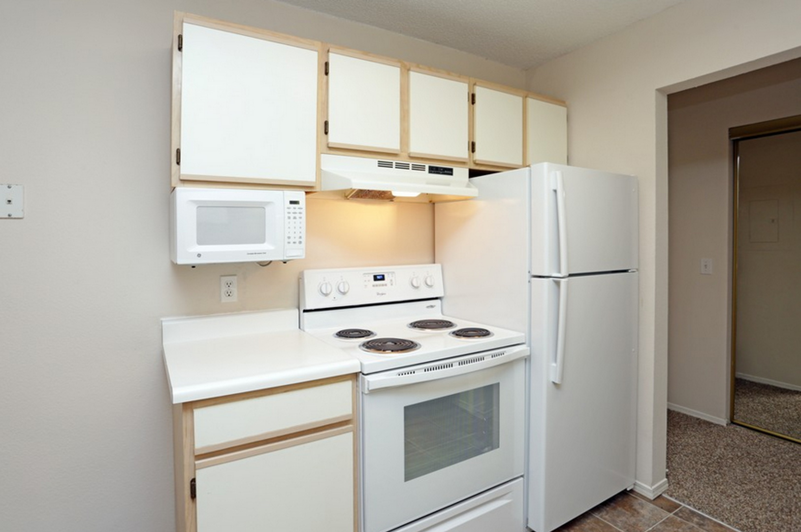 Sioux Falls Apartment: 1402 South Marion Rd