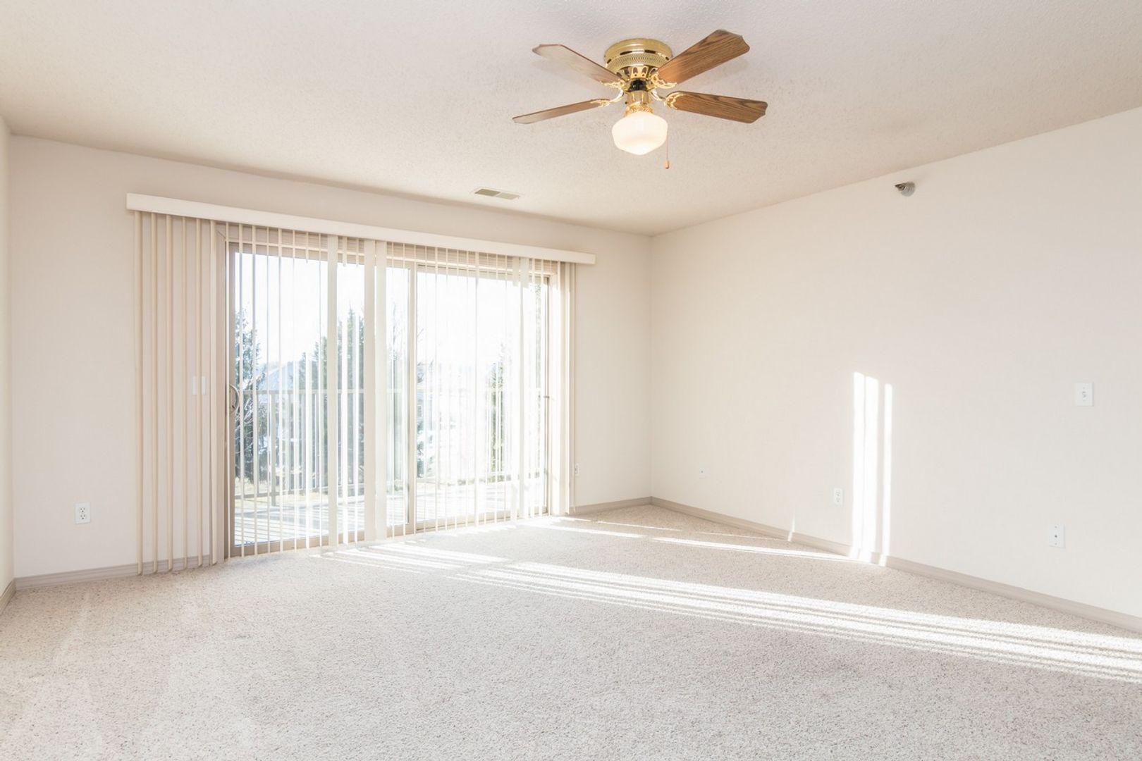 Apple Valley Apartment: 15600 Galaxie Avenue