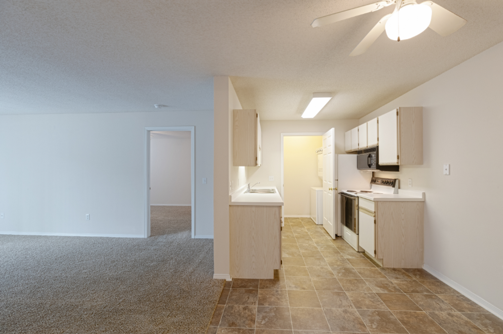 Sioux Falls Apartment: 6003 South Cliff Avenue