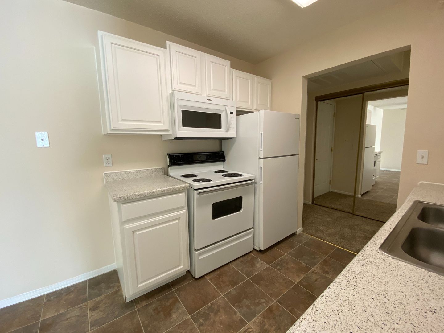 Dakota Dunes Apartment: 240  Courtyard Drive