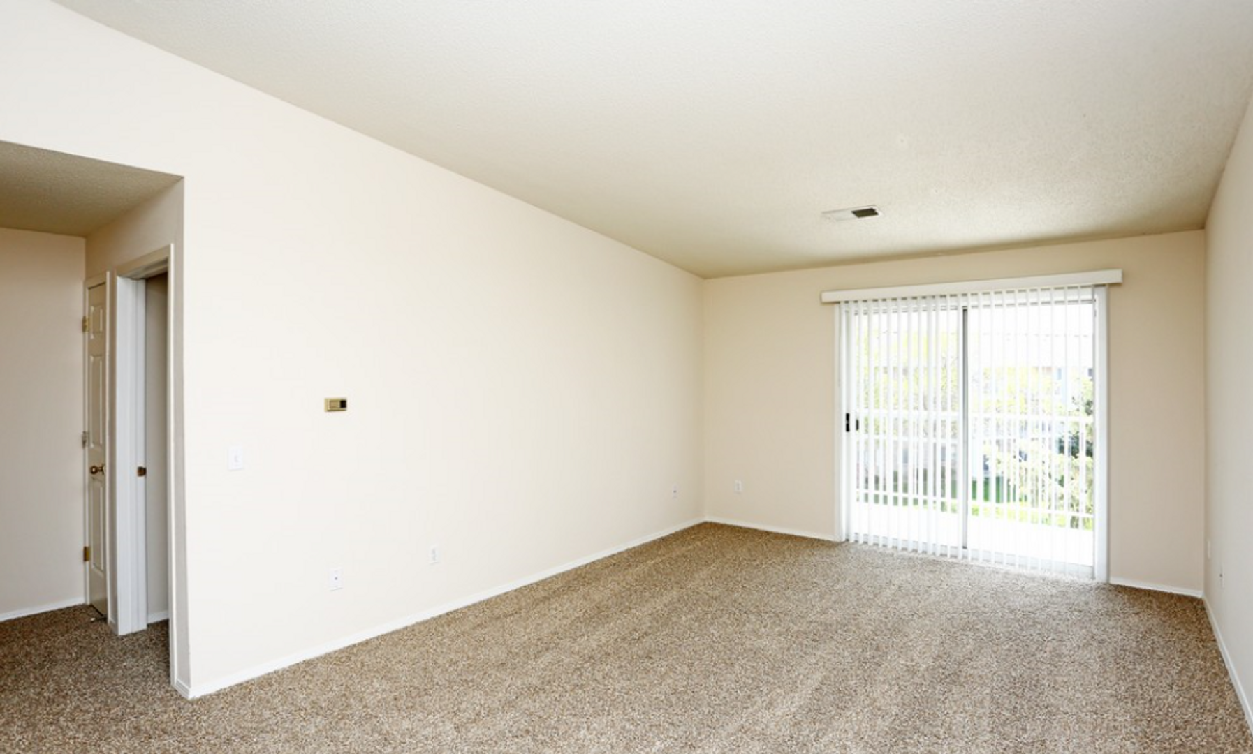 Sioux Falls Apartment: 6003 South Cliff Avenue
