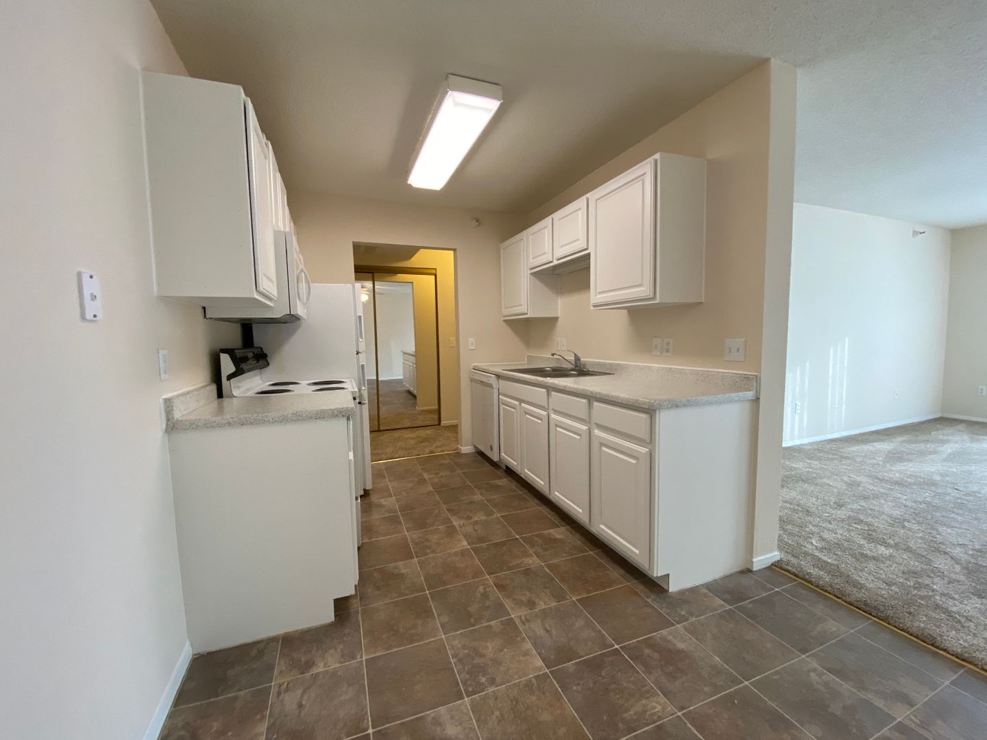 Sioux Falls Apartment: 6003 South Cliff Avenue