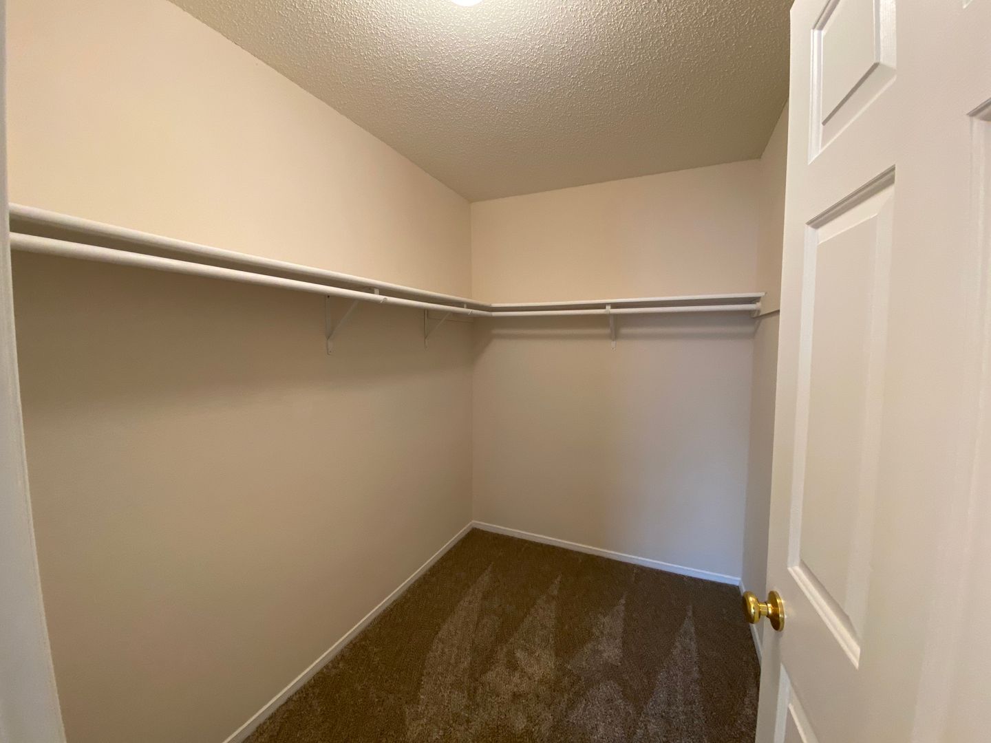 Sioux Falls Apartment: 6003 South Cliff Avenue