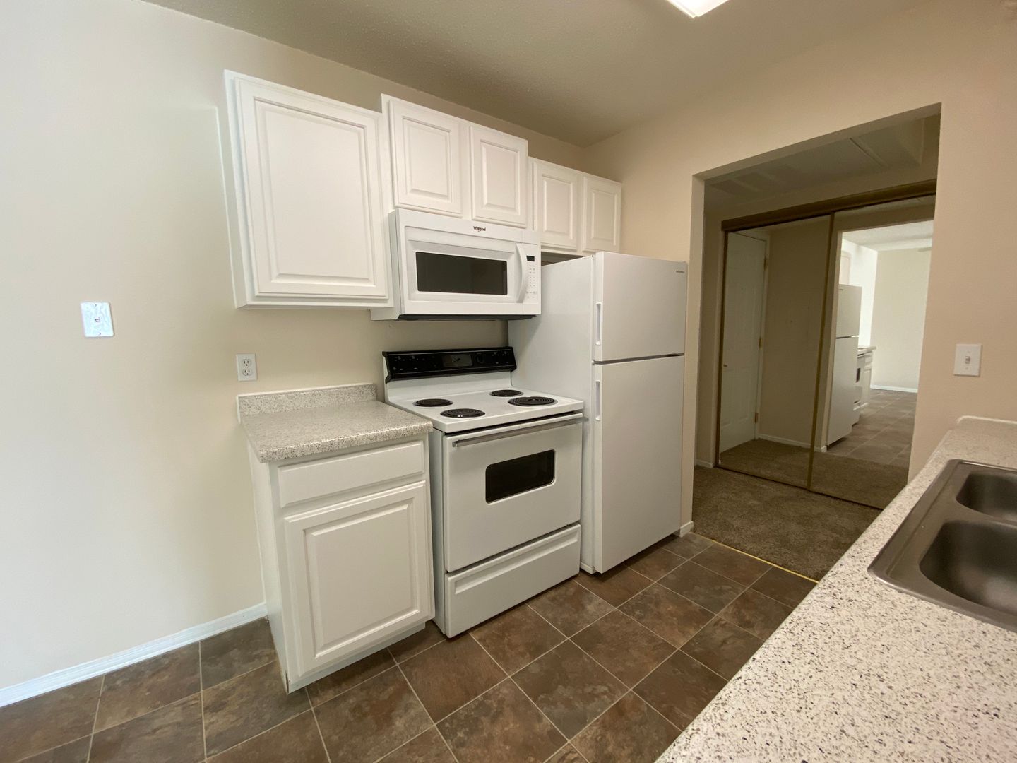 Sioux Falls Apartment: 6003 South Cliff Avenue