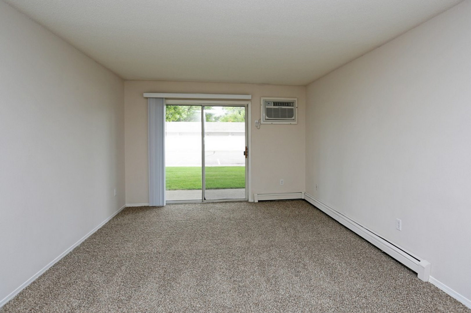 Inver Grove Heights Apartment: 1860 52nd Street East