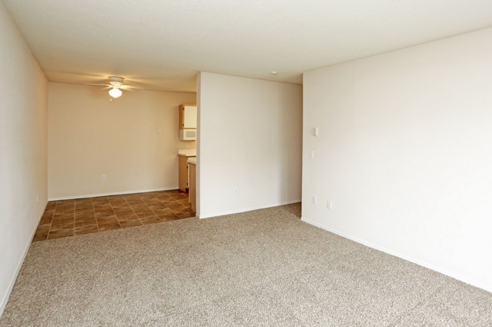 Inver Grove Heights Apartment: 1860 52nd Street East