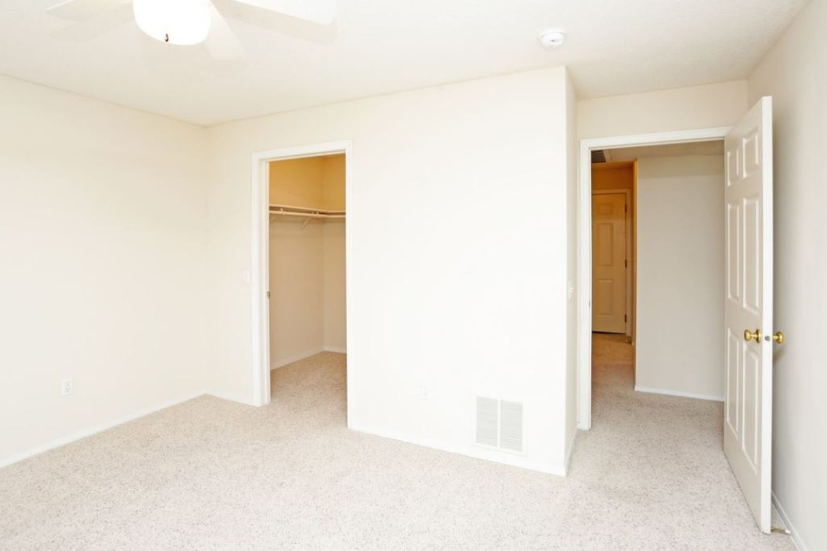 Sioux Falls Apartment: 6003 South Cliff Avenue