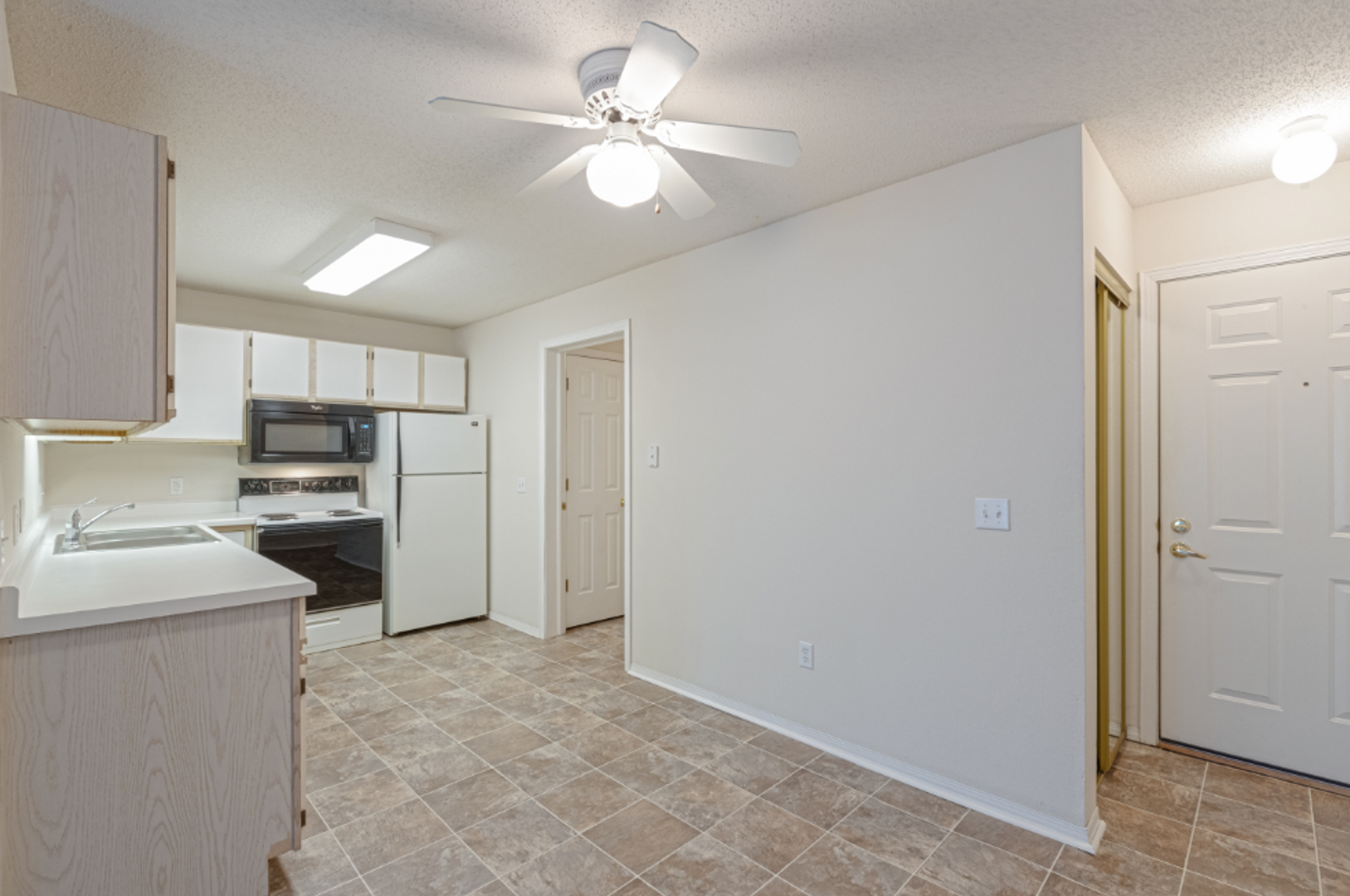 Sioux Falls Apartment: 6003 South Cliff Avenue