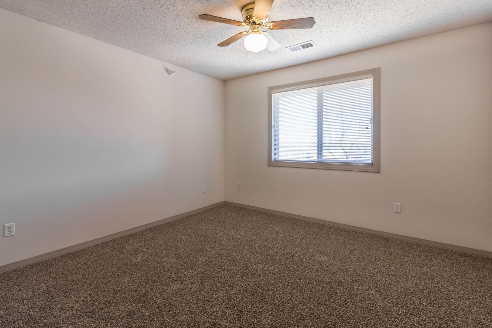 Apple Valley Apartment: 15600 Galaxie Avenue