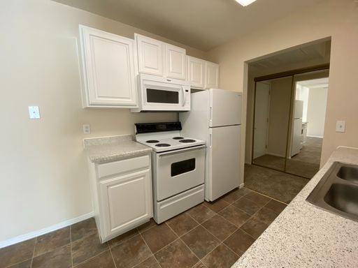 Open living space + spacious master with vaulted ceilings