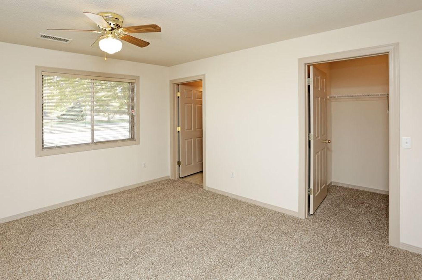 Sioux Falls Apartment: 5107 South Marion Road