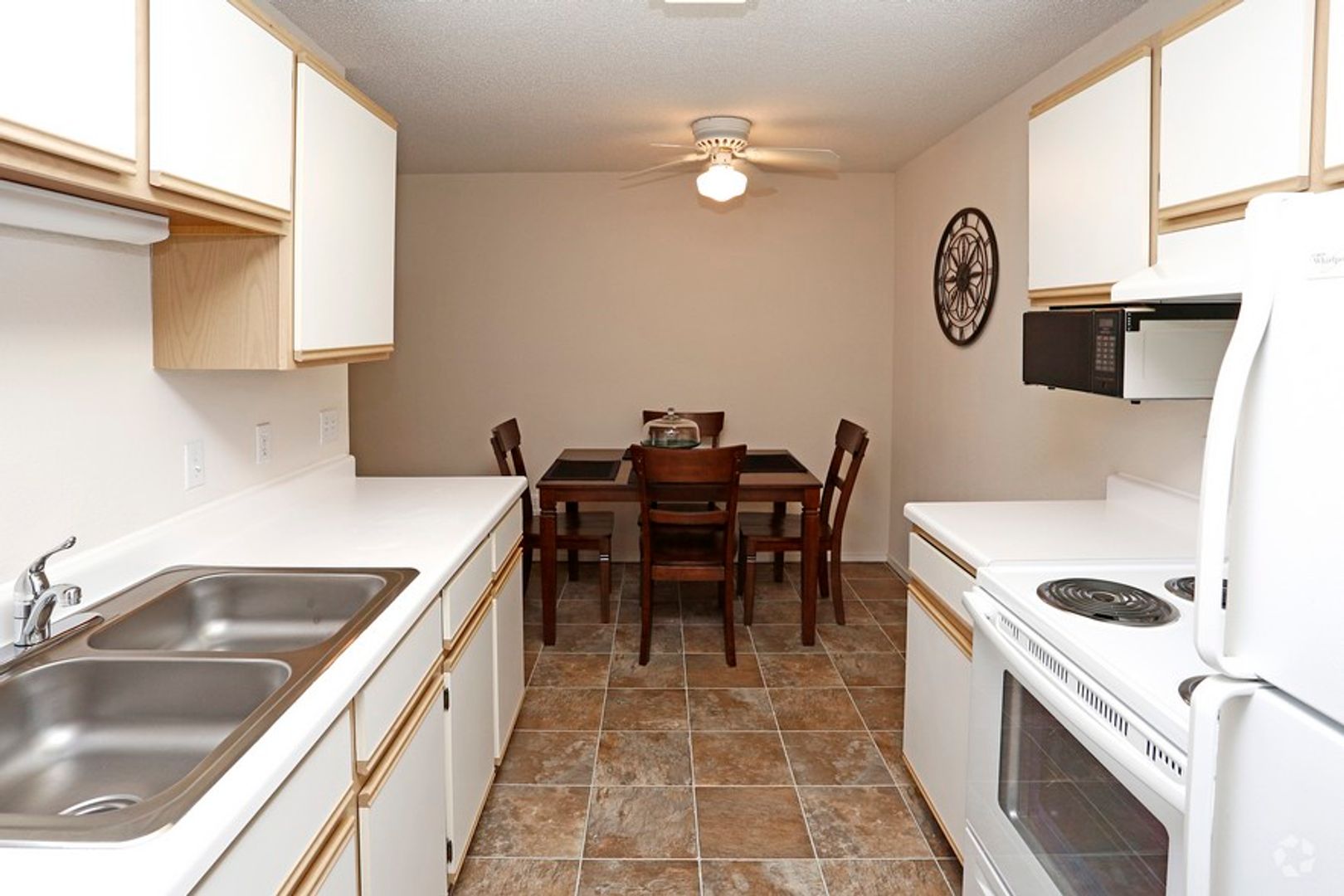 Inver Grove Heights Apartment: 1860 52nd Street East