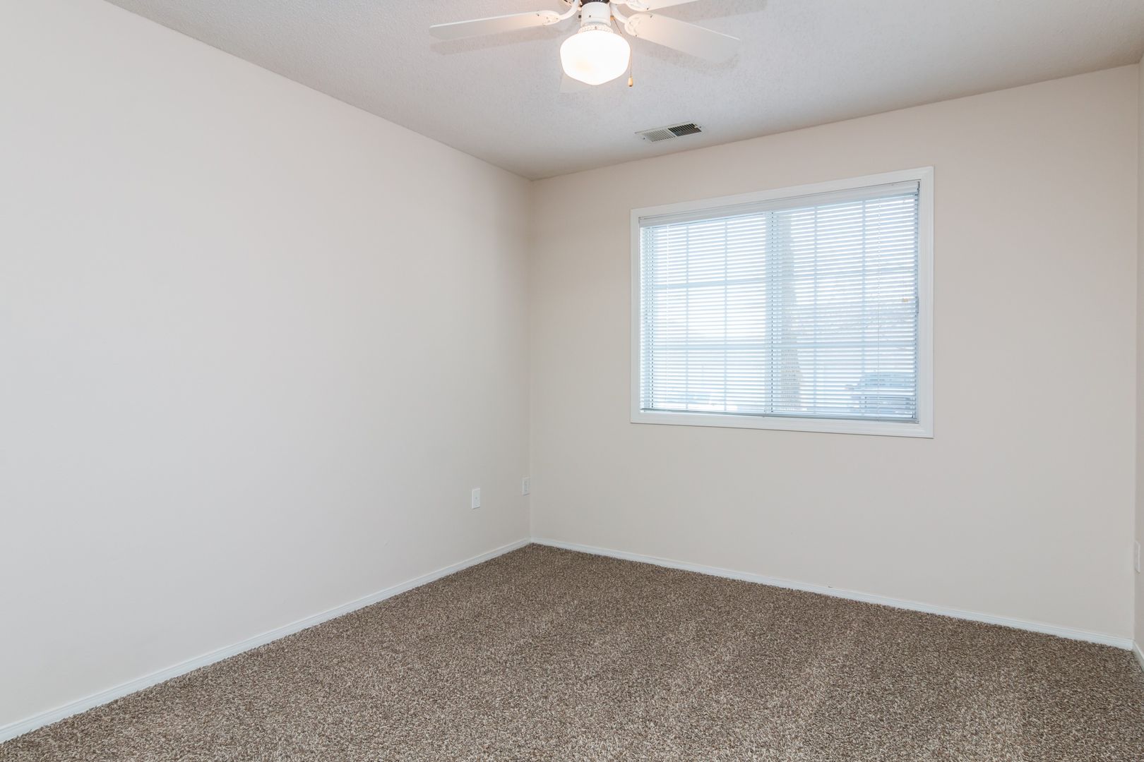 Sioux Falls Apartment: 6003 South Cliff Avenue