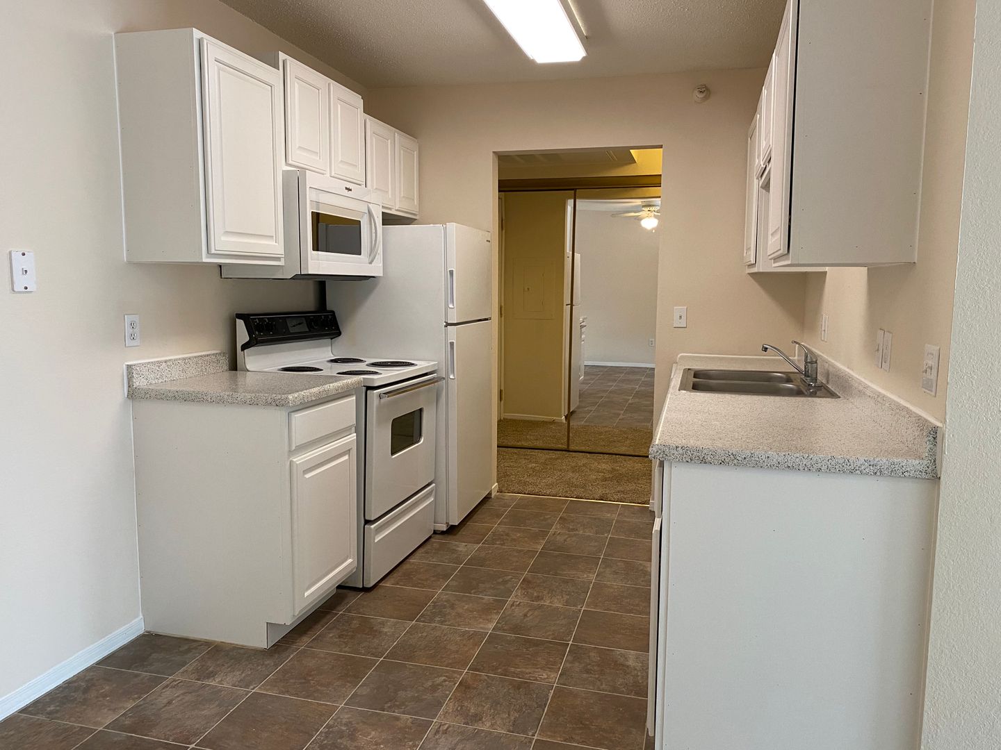 Apple Valley Apartment: 7472 157th Street West
