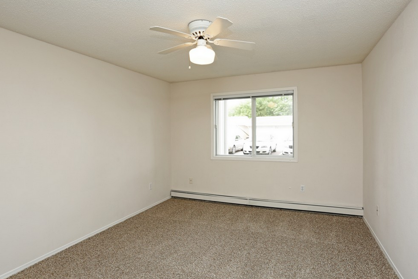 Inver Grove Heights Apartment: 1860 52nd Street East