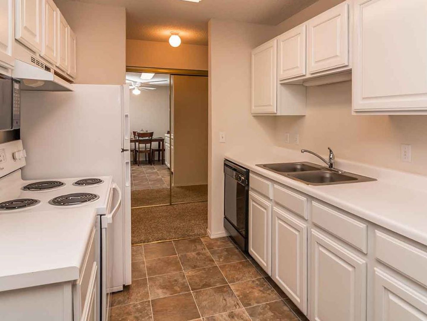 Inver Grove Heights Apartment: 1860 52nd Street East