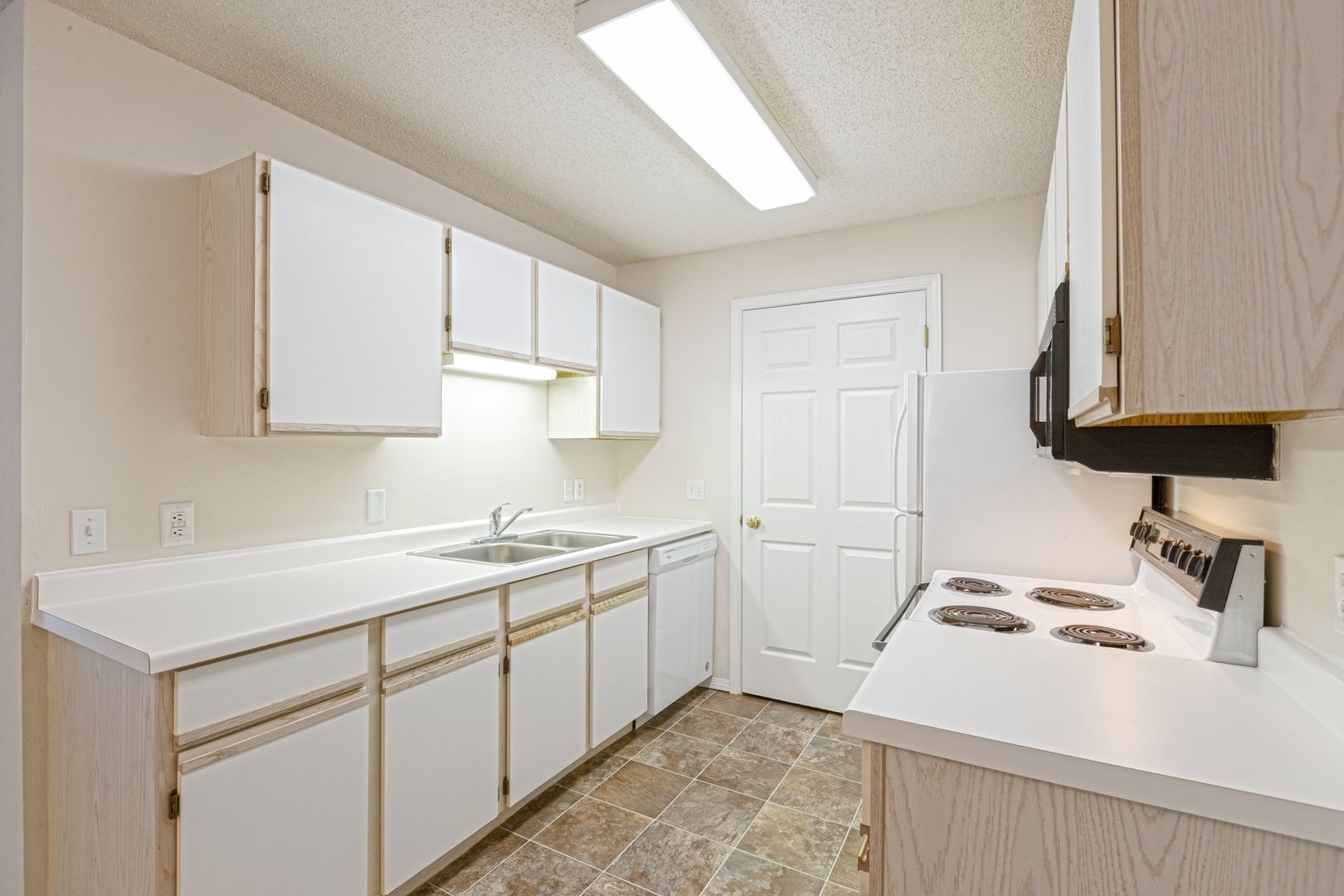 Dakota Dunes Apartment: 240  Courtyard Drive