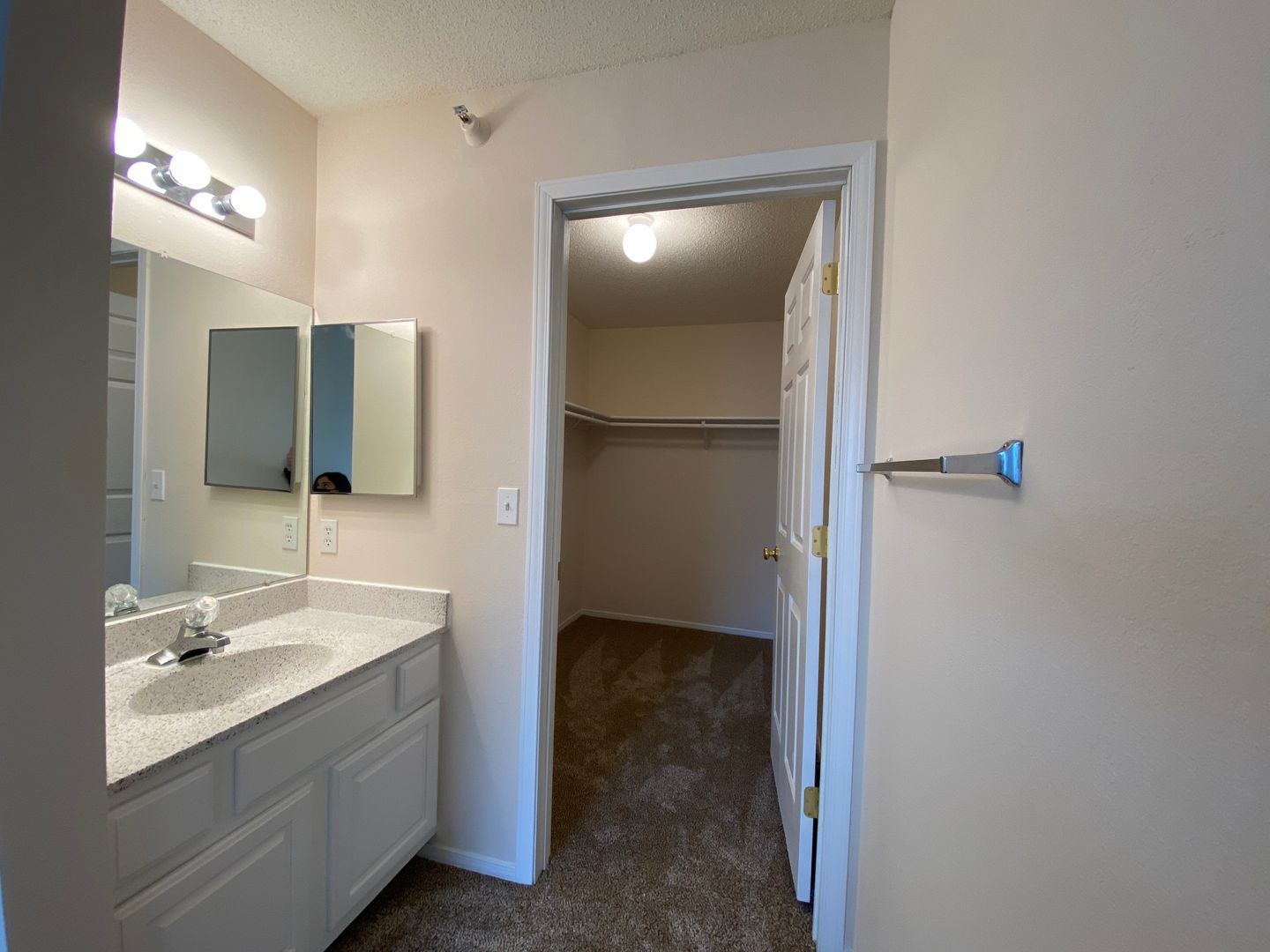 Sioux Falls Apartment: 6003 South Cliff Avenue