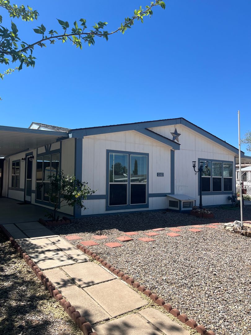 Benson House: 3167 W Robin Road