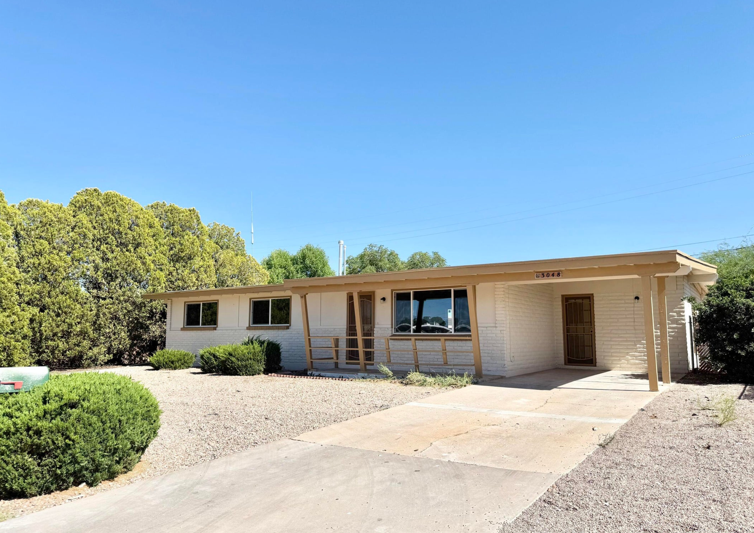 Sierra Vista House: 3048 Meadowlark Dr