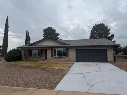 Large Home on Large Lot – photo 1