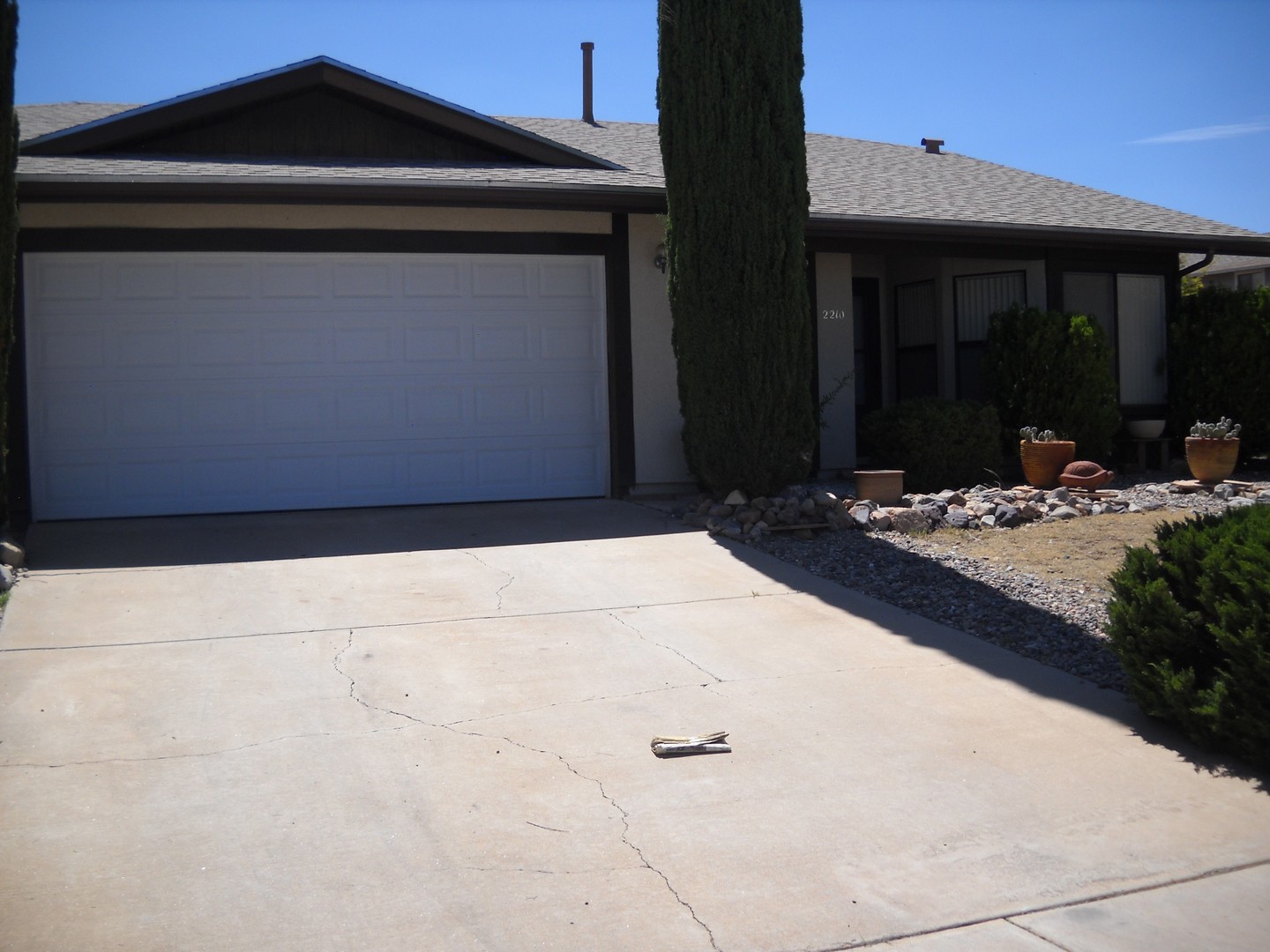 Sierra Vista House: 2210 Iris Dr