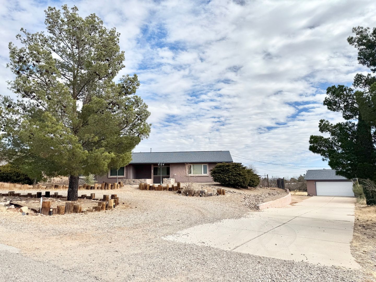 Sierra Vista House: 1327 South Yucca Drive