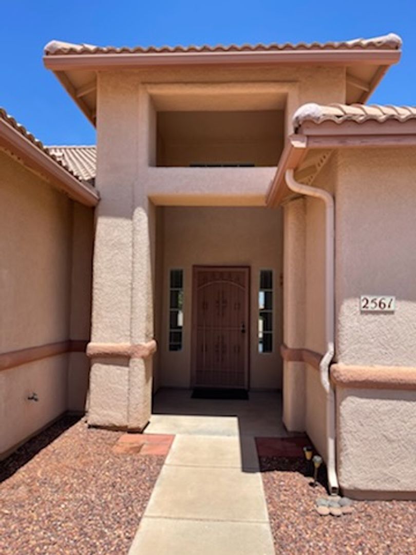 Sierra Vista House: 2561 Candlewood Dr