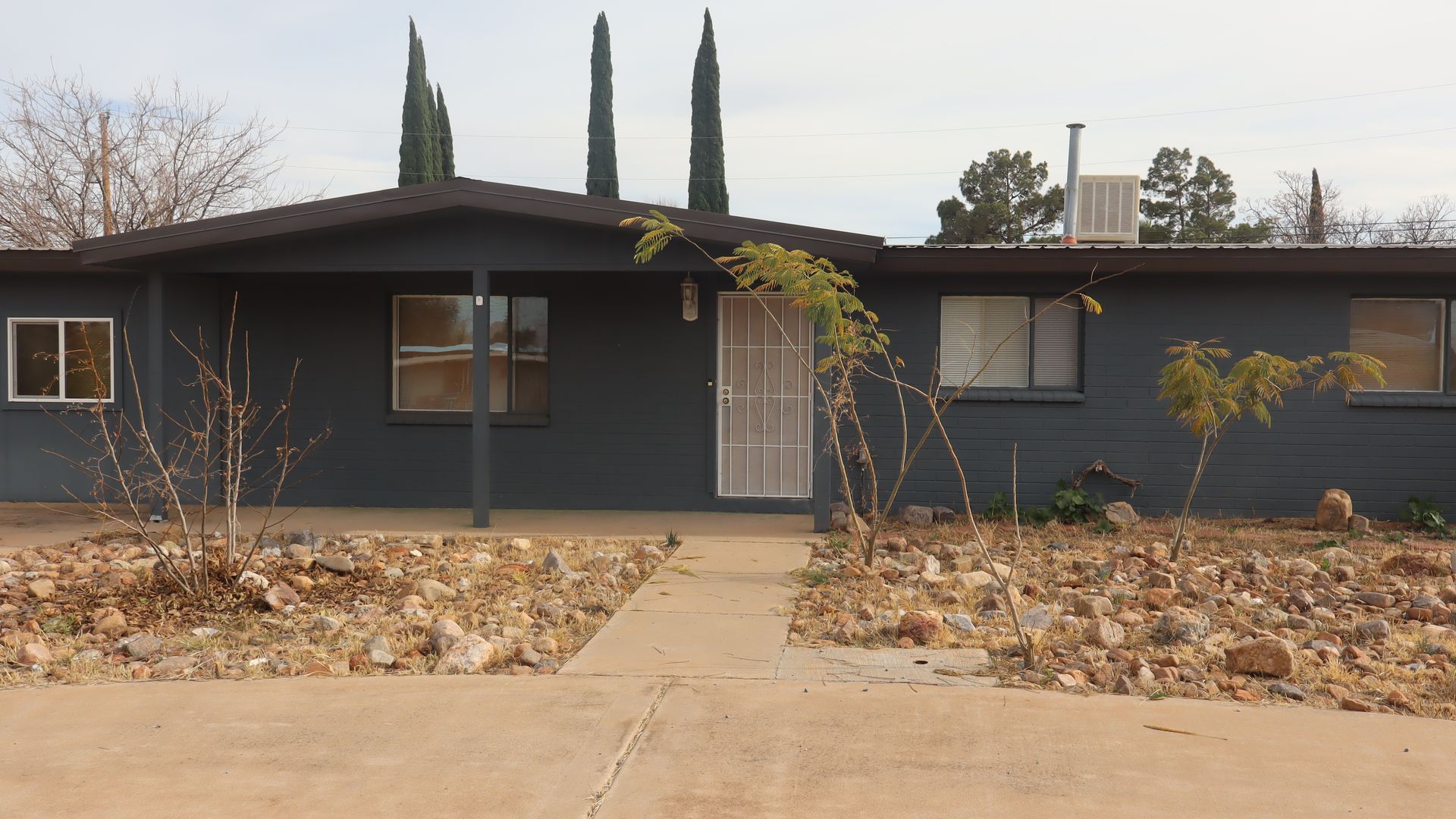 Sierra Vista House: 90 E. Freihage