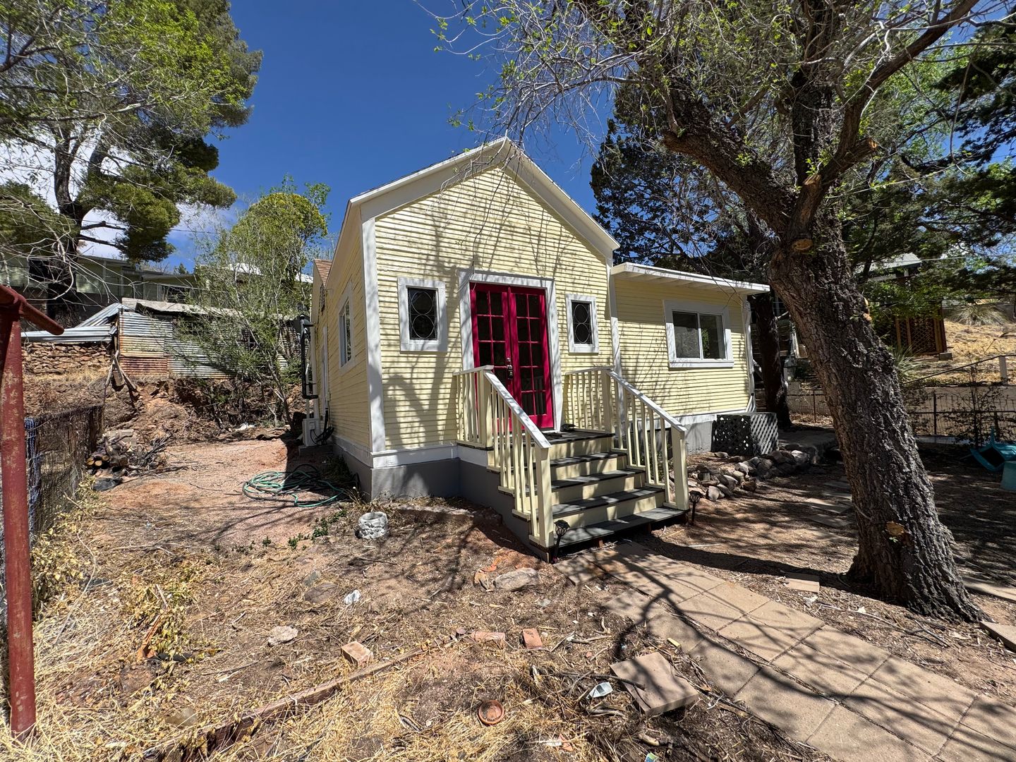 Bisbee House: 737B Tombstone Canyon