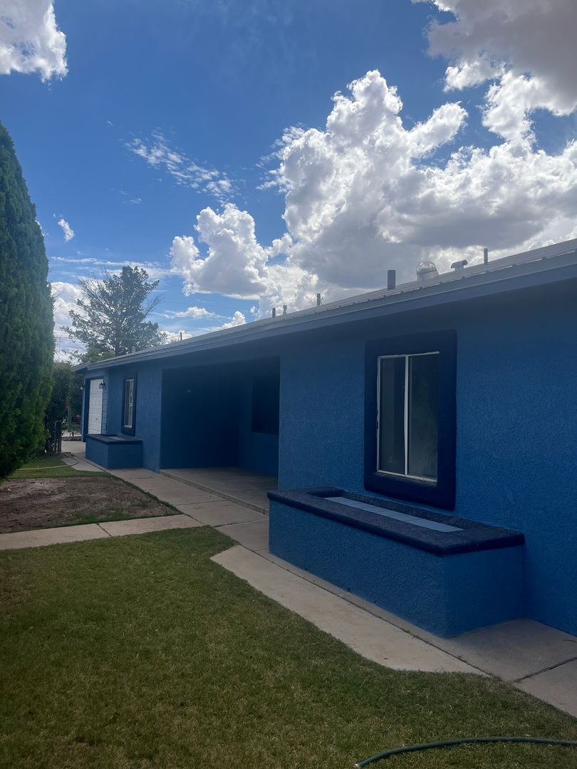 Benson House: 595 N San Pedro St