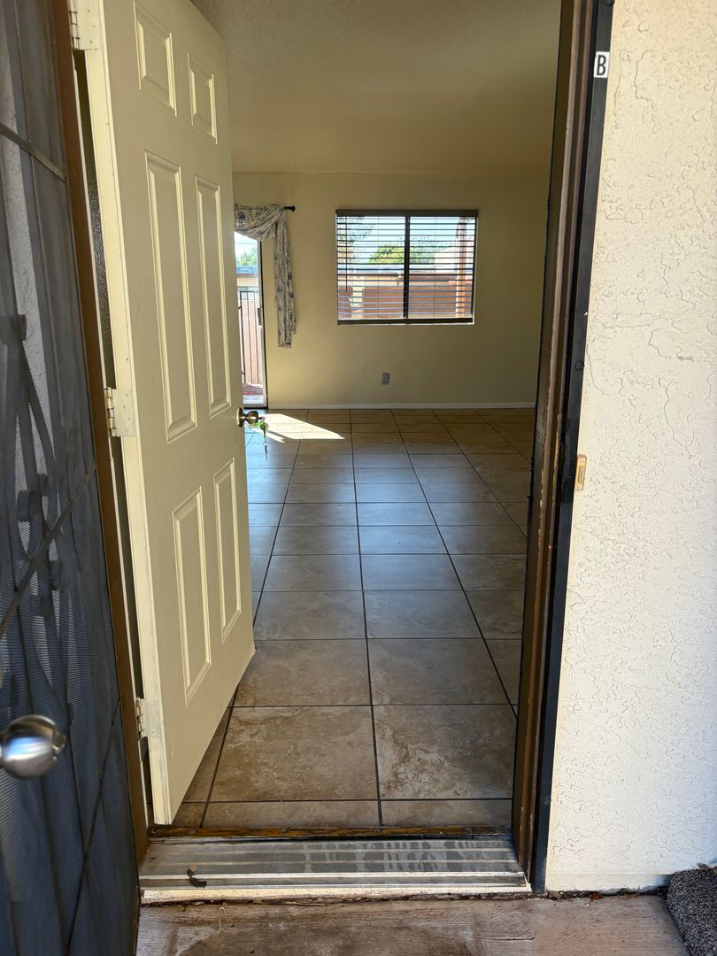 Sierra Vista House: 4307 #B Avenida Palermo